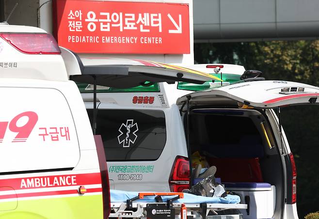 This photo of ambulances in Korea is not directly related to this article. (Yonhap)