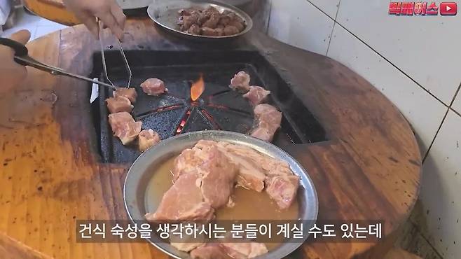 스압) 실온에서 2달 숙성시킨다는 유명 돼지갈비집