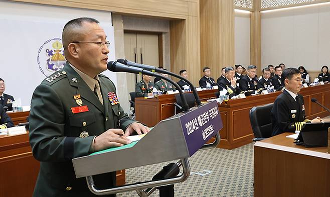 18일 충남 계룡대에서 열린 국회 국방위원회의 해군본부에 대한 국정감사에서 김계환 해병대 사령관이 의원 질의에 답변하고 있다. 뉴시스