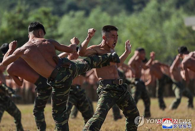 김정은, 대한민국 국군의날즈음 특수작전부대 시찰 (평양 조선중앙통신=연합뉴스) 북한 김정은 국무위원장이 우리 대한민국의 국군의 날인 10월 1일 다음날인 2일 '서부지구의 조선인민군 특수작전부대 훈련기지를 현지시찰하시면서 전투원들의 훈련실태를 료해하시였다.'고 조선중앙통신이 4일 보도했다.  2024.10.4 
    [국내에서만 사용가능. 재배포 금지. For Use Only in the Republic of Korea. No Redistribution] nkphoto@yna.co.kr