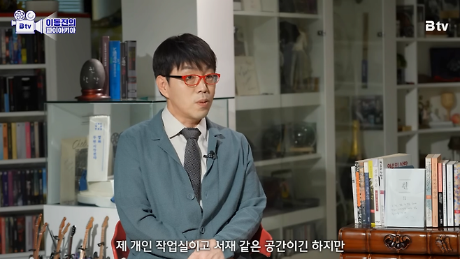 2.png 이동진 서재에서 2시간 넘게 책 보고간 한강 ㄷㄷ