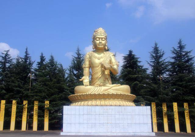 법문사 불광대도 동쪽의 대묘상보살. ⓒ최종명