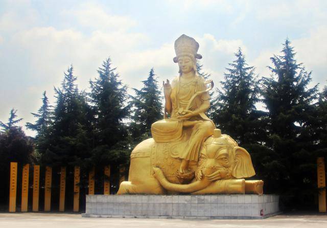 법문사 불광대도 동쪽의 보현보살. ⓒ최종명