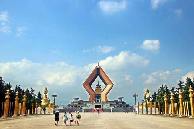 법문사 불광대도에서 바라본 합십사리탑. ⓒ최종명