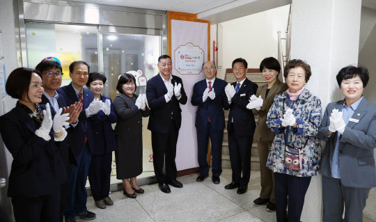 충남도는 21일 공주시 현대4차꼬마어린이집에서 '힘쎈충남 365×24 어린이집' 2호 개소식을 개최했다. 충남도 제공