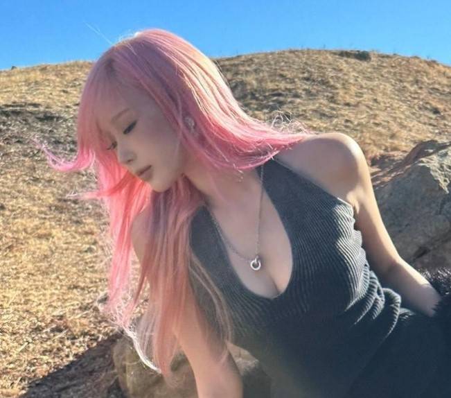 그룹 에스파 지젤이 몸매를 뽐냈다. /사진=지젤 인스타그램