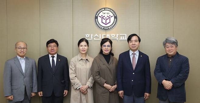 [오산=뉴시스] 신학생 전액 장학금 전달식. (사진=한신대 제공) 2024.10.21. photo@newsis.com *재판매 및 DB 금지