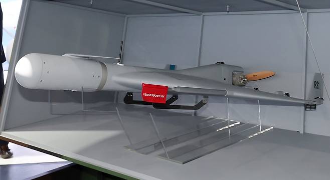 지난 2일 충남 계룡 대한민국국제방위사업전 대한항공 부스에 전시돼있는 국산 자폭드론 'KUS-LM'. 군은 연내 국산 자폭드론 실전배치를 할 방침이다. /양지호 기자