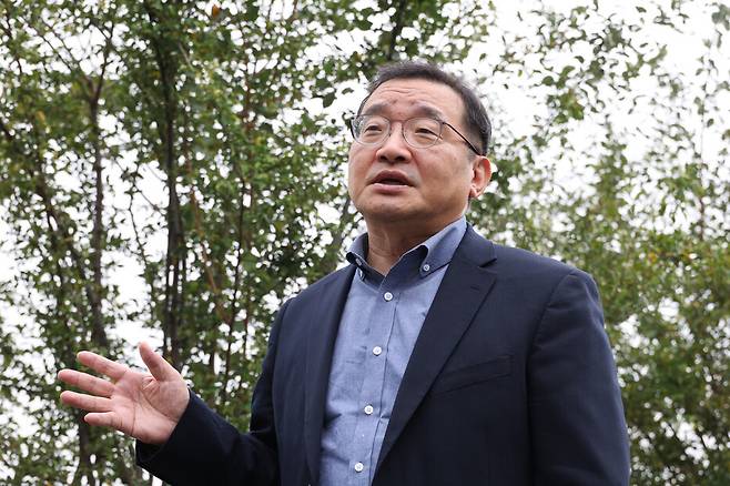 원승연 명지대학교 교수(전 금융감독원 부원장)가 15일 오후 서울 서대문구 명지대학교 인문캠퍼스에서 인터뷰에 답하고 있다. 김혜윤 기자 unique@hani.co.kr