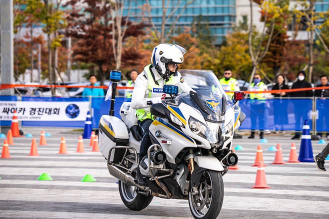 BMW 모토라드가 2024년 경찰청장배 경찰대형오토바이 경진대회에 모터사이클 정비를 지원한다. /사진=BMW 모토라드