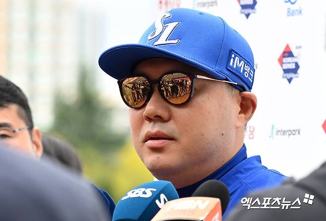 22일 오후 광주기아챔피언스필드에서 열릴 예정인 '2024 신한 SOL Bank KBO 한국시리즈' 삼성 라이온즈와 KIA 타이거즈의 1차전 서스펜디드 경기와 한국시리즈 2차전 경기는 모두 23일로 순연됐다. 삼성 박진만 감독이 인터뷰를 갖고 있다. 광주, 김한준 기자