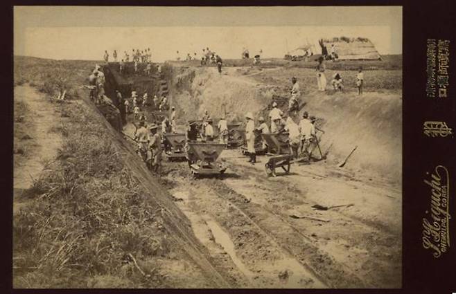 국철 1호선 건설 현장이 담긴 사진. 허종식 의원실 제공