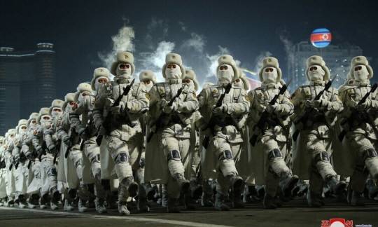 열병식하는 북한군. 조선중앙통신 연합뉴스