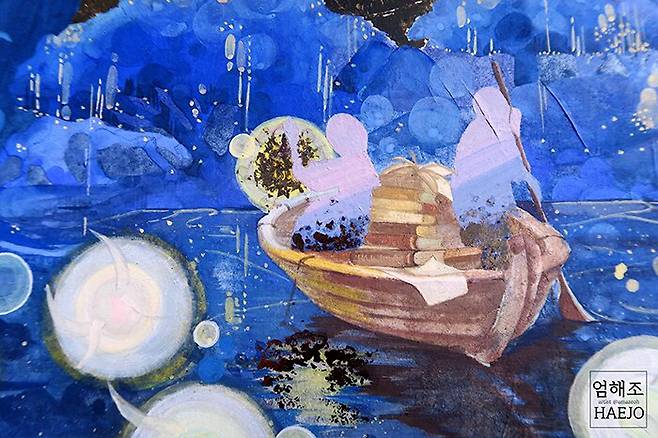 ▲ 엄해조_금수강선(金水江船)중 일부_한지 위 분채, 가금박_74.6x35.9cm_2024