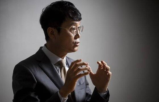 지난 1월 김웅 당시 국민의힘 의원은 ‘당이 민주적이지 않다’며 22대 총선 불출마를 선언했다. 이에 대해 김웅 전 의원은 “명태균 씨를 염두에 둔 발언이었다”고 토로했다. 최영재 기자