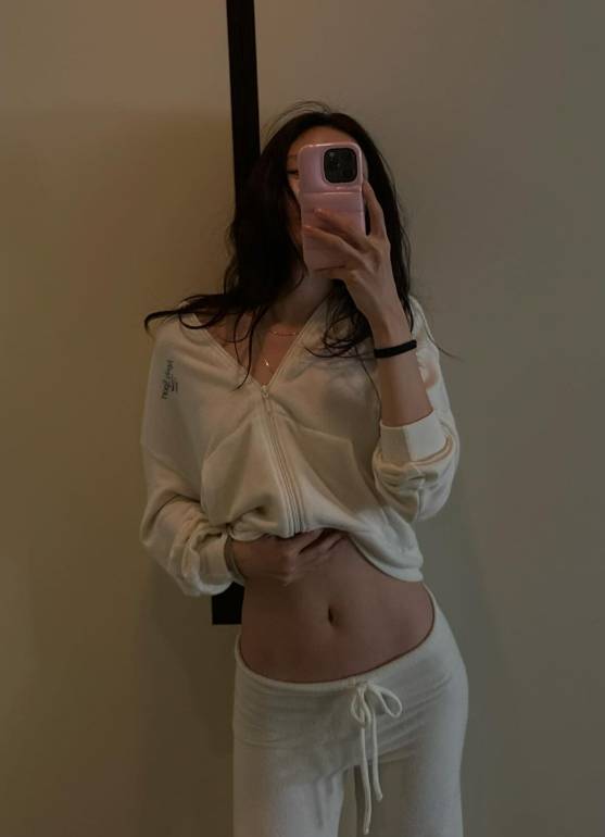 가수 겸 배우 손나은이 최근 근황을 공개했다. /사진=손나은 인스타그램