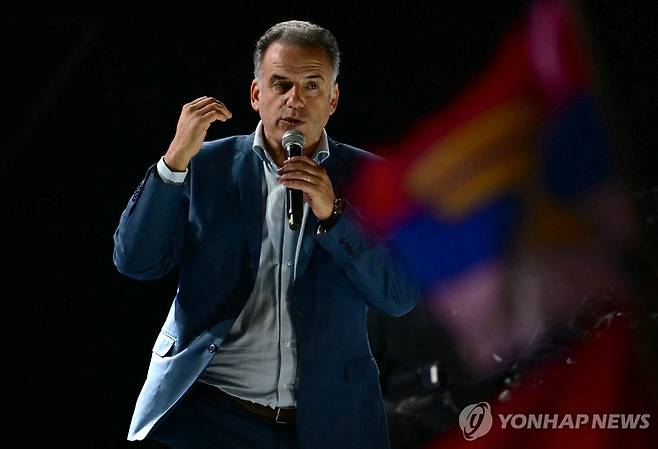 연설하는 우루과이 '광역전선'의 오르시 후보 (몬테비데오 AFP=연합뉴스) 우루과이 대선에 출마한 야만두 오르시 후보가 지난 22일(현지시간) 몬테비데오 유세에서 연설하고 있다. 2024.10.25