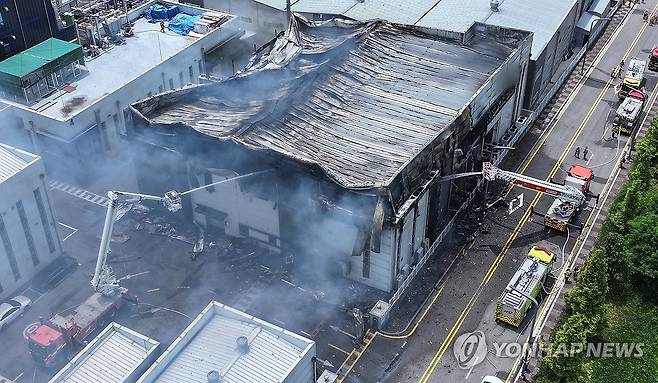 화성 일차전지 제조 공장 화재 [연합뉴스 자료사진]