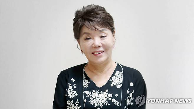 배우 김수미 별세…향년 75세 (서울=연합뉴스) 배우 김수미 씨가 별세했다. 향년 75세. 

    25일 서울 서초경찰서에 따르면 김 씨는 심정지가 발생해 이날 오전 서초구 서울성모병원으로 이송됐으나 결국 사망 판정을 받았다. 2024.10.25 [연합뉴스 자료사진] kane@yna.co.kr