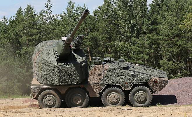 KNDS의 차륜형 자주포 RCH 155. / KNDS 제공