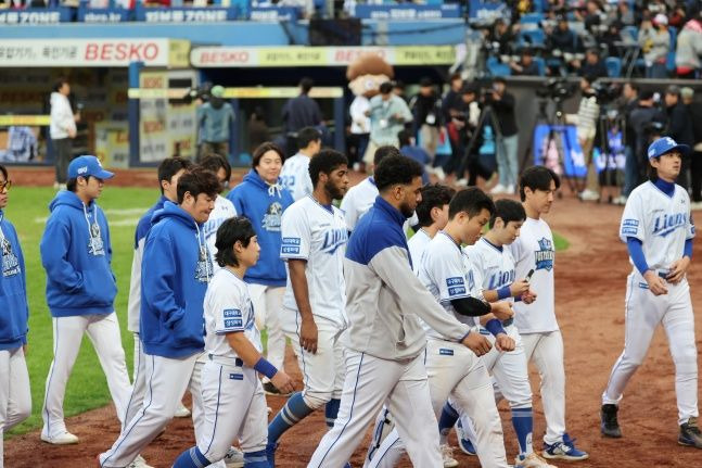 한국시리즈 4차전에서 패한 삼성 라이온즈. ⓒ 뉴시스