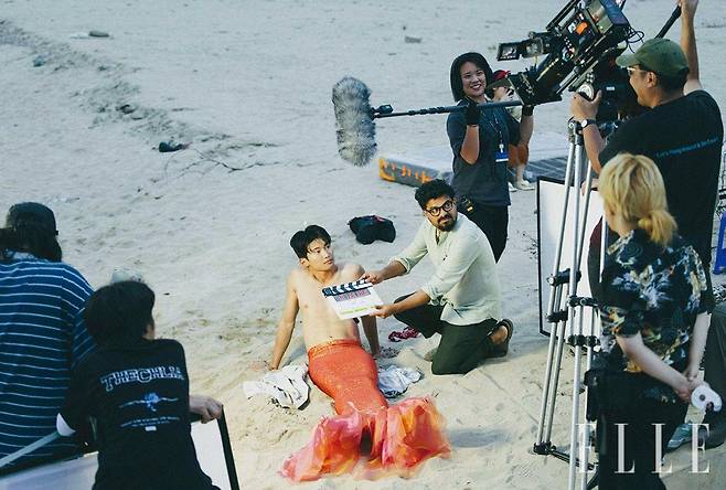 인어와 적극적인 등대지기의 성적 긴장감을 그린 〈러스트〉 촬영현장.