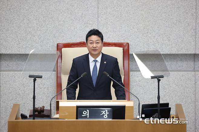 김진경 경기도의회 의장.