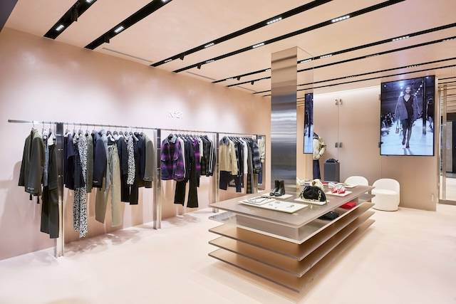 코오롱FnC가 수입하는 N21의 현대백화점 무역센터점. / 사진=코오롱인더스트리FnC부문