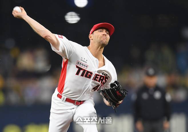 KIA 선발투수 네일이 21일 광주-기아 챔피언스 필드에서 열린 삼성과 2024 KBO 한국시리즈 1차전에서 역투하고 있다. 광주 | 최승섭기자 thunder@sportsseoul.com