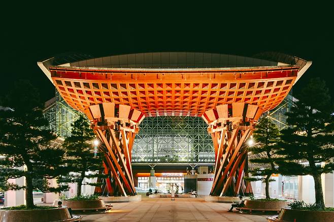 가나자와역 츠즈미몬