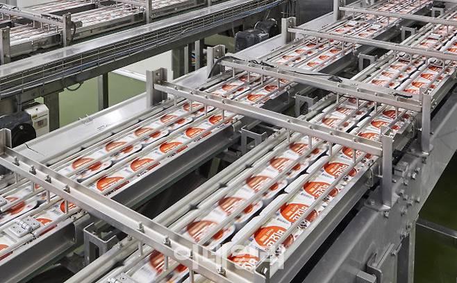 지난 23일 방문한 경기도 양주시 서울우유의 ‘양주공장’. 비요뜨 라인에서 제품이 생산되고 있다. (사진=서울우유)