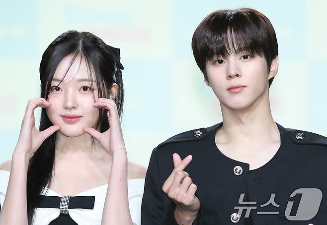 배우 김우석과 강나언(왼쪽)이 열애 인정 후 처음으로 공식석상에 나섰다. ⓒ News1 권현진 기자