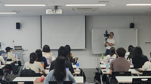 엔터테인먼트 영상 기획 및 제작 과정 3기 교육 진행 모습.