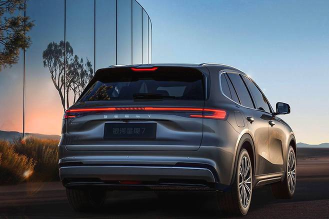 지리 갤럭시 스타쉽7 후면