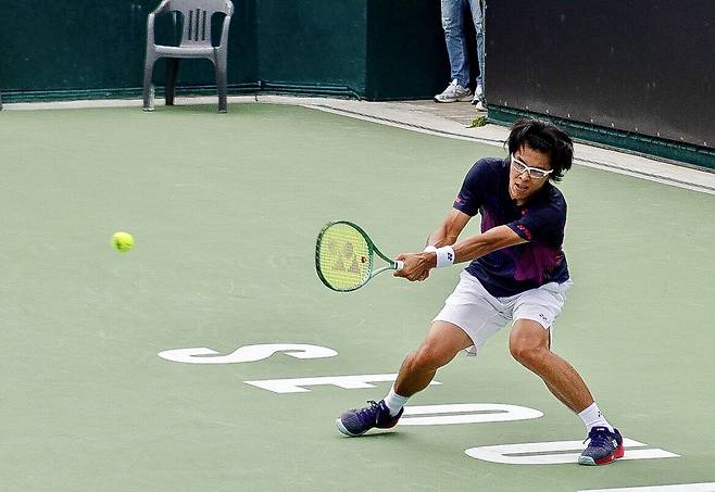 정현의 29일 경기 모습.  (서울=연합뉴스) 이동칠 기자 = 정현이 29일 서울 송파구 올림픽공원 테니스 코트에서 열린 남자프로테니스(ATP) 시슬리 서울오픈 챌린저 단식 1회전에서 경기하고 있다. 2024.10.29
    chil8811@yna.co.kr 
(끝)