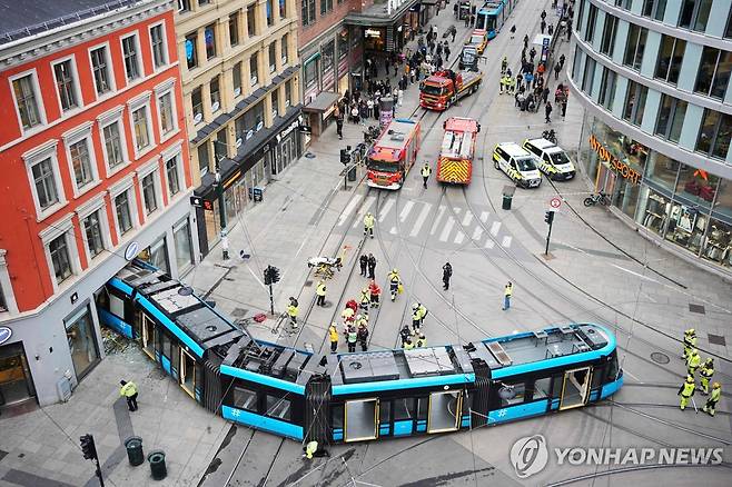 오슬로 도심서 트램 탈선 사고 [AFP 연합뉴스. 재판매 및 DB 금지]