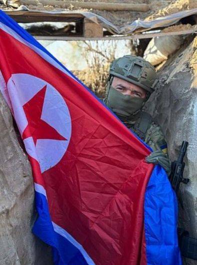 우크라이나군이 탈취한 것으로 보이는 인공기 [이미지출처=LRT 캡처]