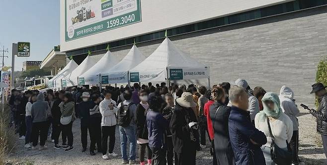 대우건설이 선보인 ‘양주역 푸르지오 센터파크’가 1순위 청약접수를 받은 결과, 718가구(특별공급 제외) 모집에 2456건이 접수되며 평균 3.42대 1의 경쟁률을 기록했다.ⓒ대우건설