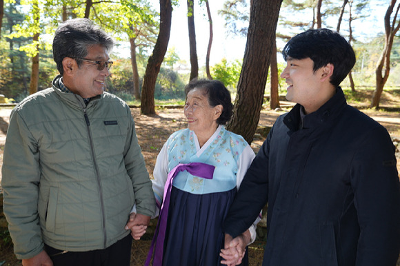 올해의 '산림 명문가'로 선정된 박동락 씨 가문. [사진=산림청]