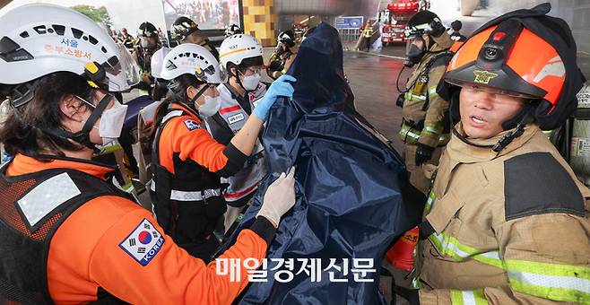 30일 서울 중구 동대문디자인플라자에서 2024 서울시 재난대응 안전한국훈련이 열리고 있다. 2024.10.30.[이충우기자]