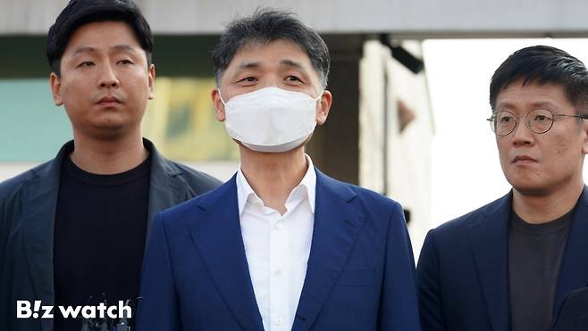 SM엔터테인먼트(SM엔터) 시세조종 의혹으로 구속 수감됐던 김범수 카카오 경영쇄신위원장이 31일 오후 서울 구로구 서울남부구치소에서 보석으로 석방되고 있다./사진=이명근 기자 qwe123@