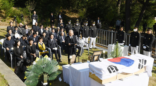 31일 국립대전현충원에서 故 김재관 초대 한국표준과학연구원장에 대한 안장식이 진행됐다.(사진=한국표준과학연구원)