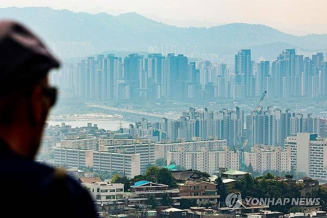 지난 9월 8일 남산에서 바라본 서초구 일대 아파트. 사진=연합뉴스