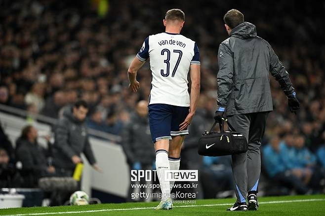 ▲ 토트넘에 오기 전부터 햄스트링 부상을 겪은 적이 있는 판더펜이다. 자칫 고질적인 부상으로 커질 수 있다.