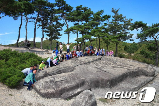 전남 화순군에 위치한 운주사의 와불 모습.(화순군 제공) 2017.2.23/뉴스1 ⓒ News1