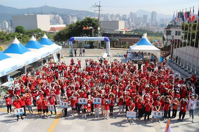 유엔평화기념관이 유엔 참전 22개국 기리며 걷는 ‘유엔 피스로드’를 개최한다.(지난해 행사 현장 모습)