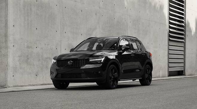 볼보 'XC40 블랙 에디션