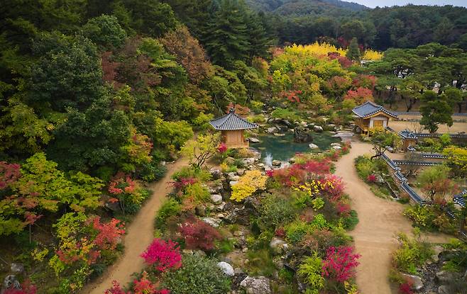 The Elegance of Seonbi garden at “Les Jardins de Medongaule” in Yangpyeong County, Gyeonggi Province. (Medongaule)