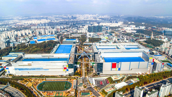 Samsung Electronics' chip manufacturing facilities in Pyeongtaek [YONHAP]