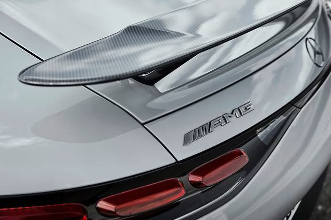 AMG GT 63 Pro 4MATIC 플러스의 AMG 배지